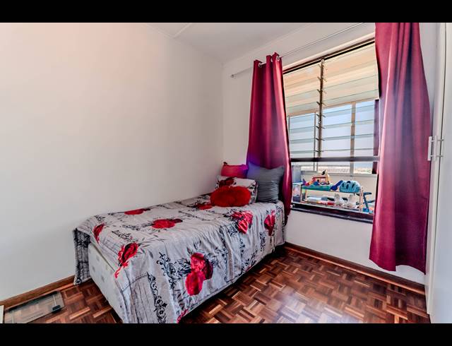 3 BEDROOM FLAT FOR SALE IN MORNINGSIDE